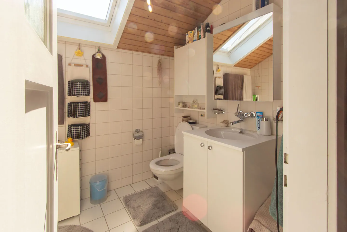 Charming 3.5-room apartment with lake view in Meyriez - Photo 9 of 14