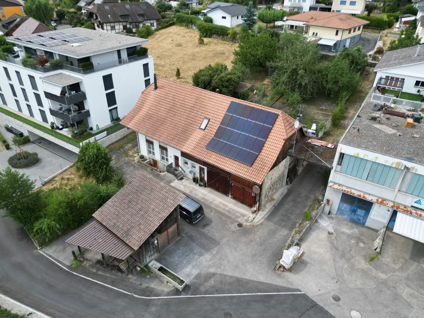 Multi-family house with building land in an attractive location - Photo 1 of 8