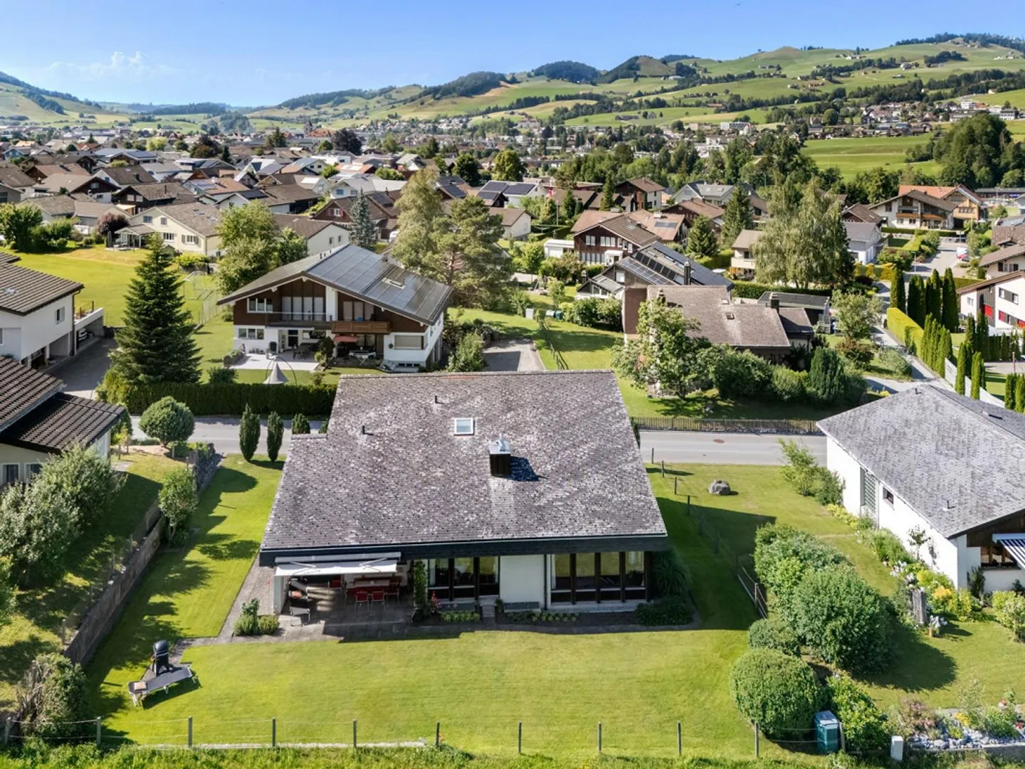 Familienhaus mit atemberaubender Aussicht - Foto 1 von 30