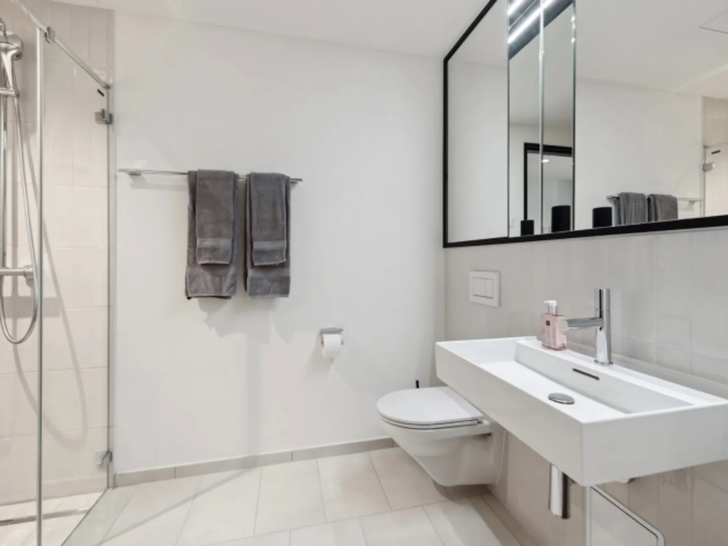 Baden - Modern Apartment in the Akara Tower - Photo 4 of 6