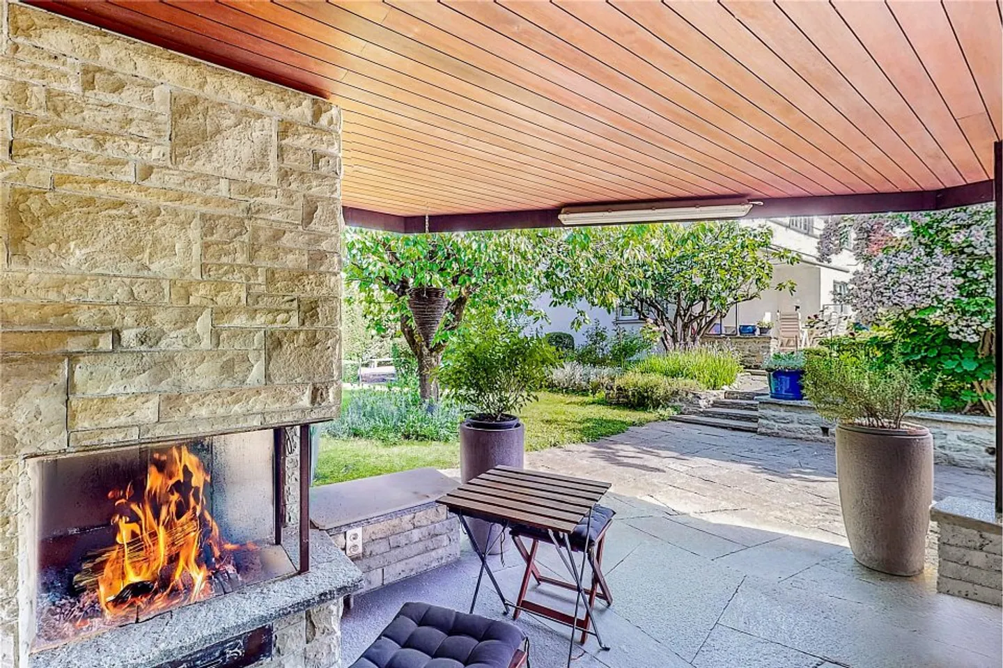 250 m² de surface habitable au cœur de Wildegg, calme, terrain de 784 m² WA3, à 100 m des transports publics et de Migros - Photo 1 sur 13