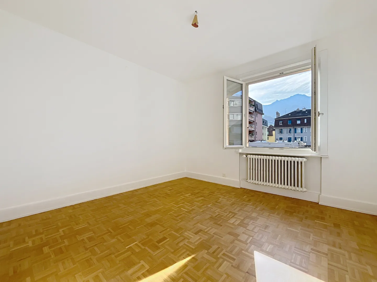 4-room apartment - Photo 3 of 10