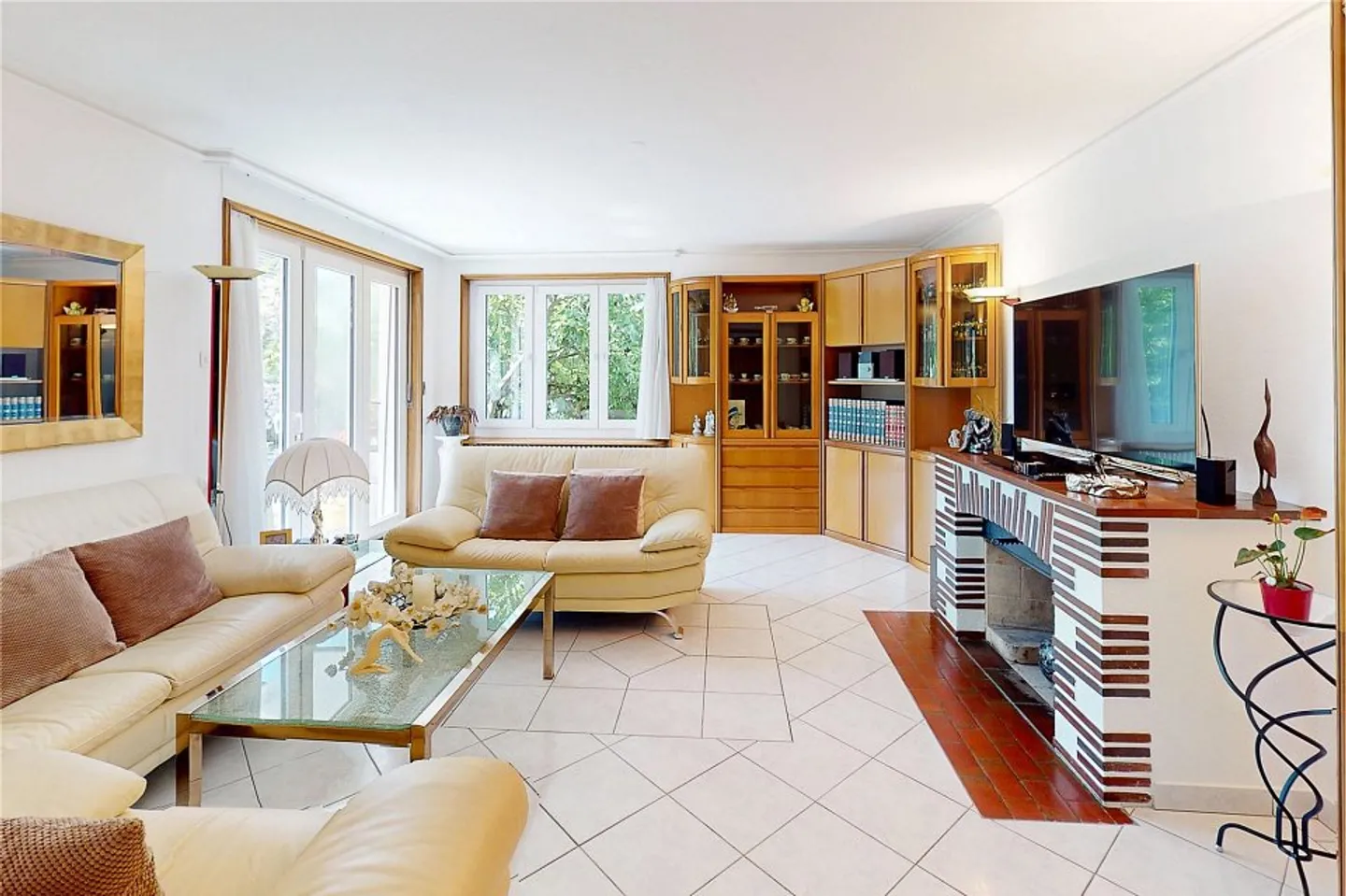 250 m² de surface habitable au cœur de Wildegg, calme, terrain de 784 m² WA3, à 100 m des transports publics et de Migros - Photo 6 sur 13