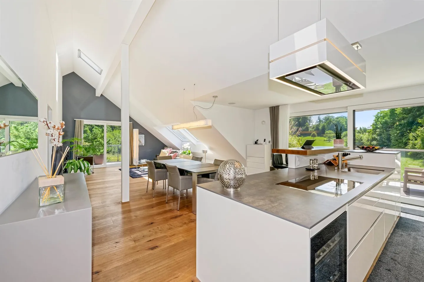 Vivre en harmonie avec la nature à Wettswil - un chez-soi qui inspire - Photo 2 sur 12