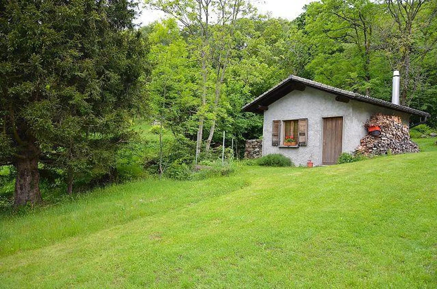 piccola casa vacanze vicino al ruscello in una posizione molto tranquilla e soleggiata con vista ... - Foto 15 di 26