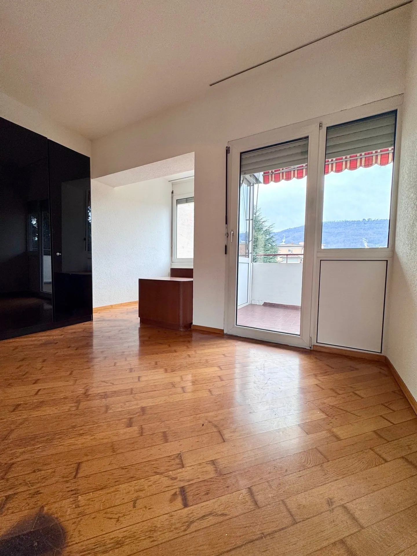 Bright 3.5 Room Apartment - Photo 4 of 9