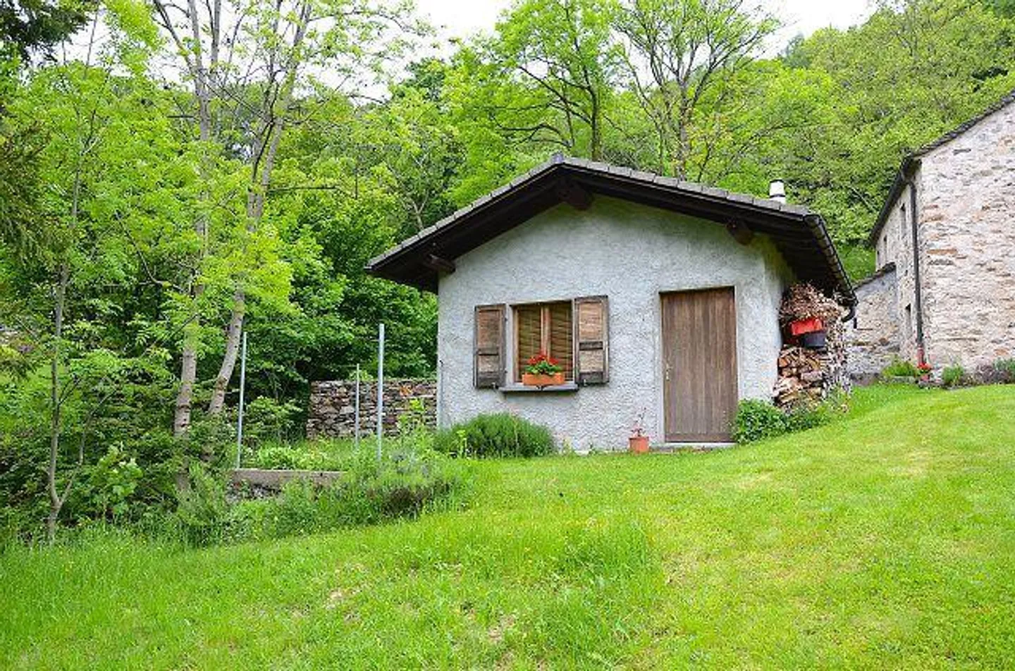 piccola casa vacanze vicino al ruscello in una posizione molto tranquilla e soleggiata con vista ... - Foto 21 di 26