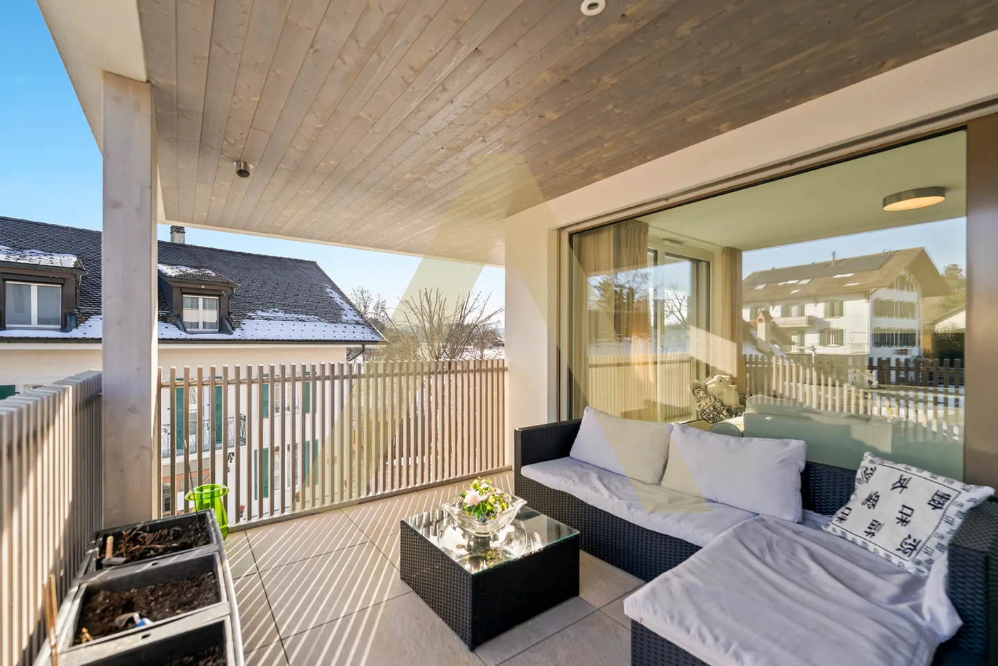 Lumineux appartement aux finitions élégantes - Photo 2 sur 4