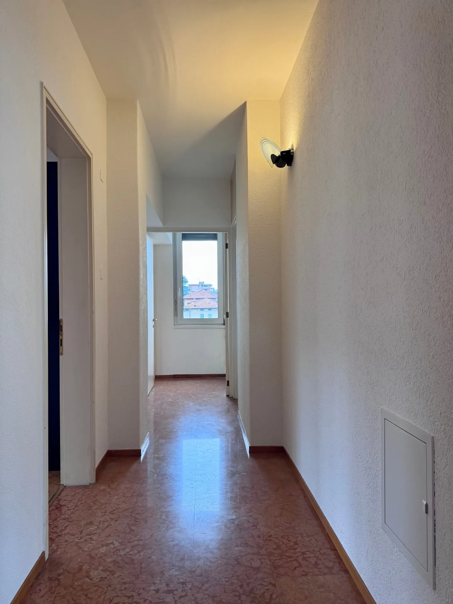 Bright 3.5 Room Apartment - Photo 7 of 9
