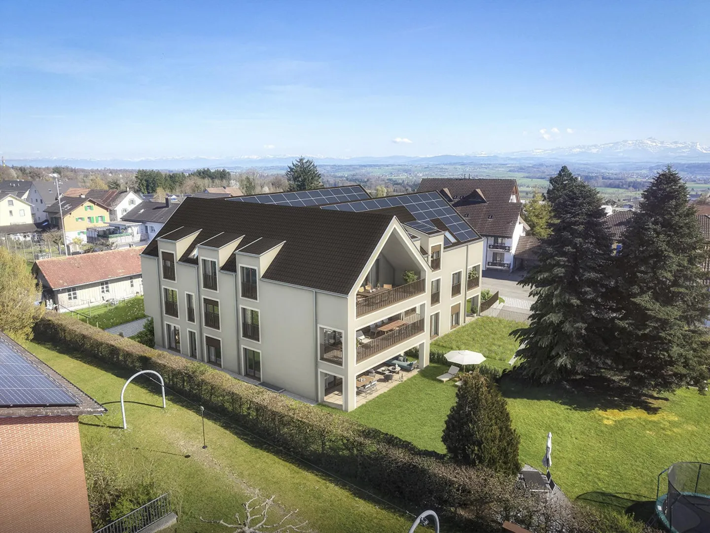 Familienhaus mit privatem Garten - Foto 1 von 5