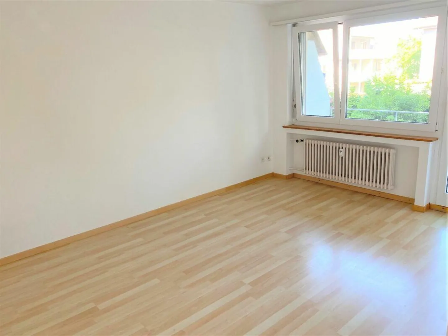 Appartamento singolo conveniente con balcone nel cuore di Kreuzlingen - Foto 4 di 8