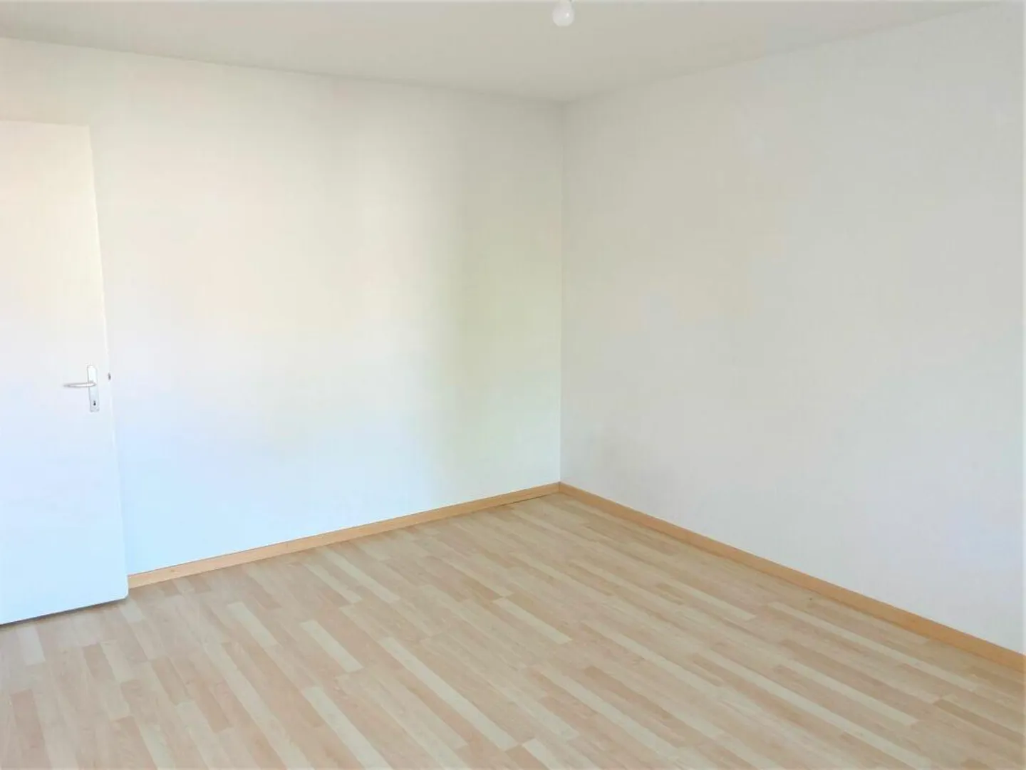 Appartamento singolo conveniente con balcone nel cuore di Kreuzlingen - Foto 6 di 8