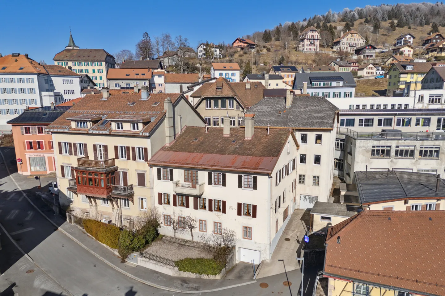 Single house for sale - Photo 1 of 13