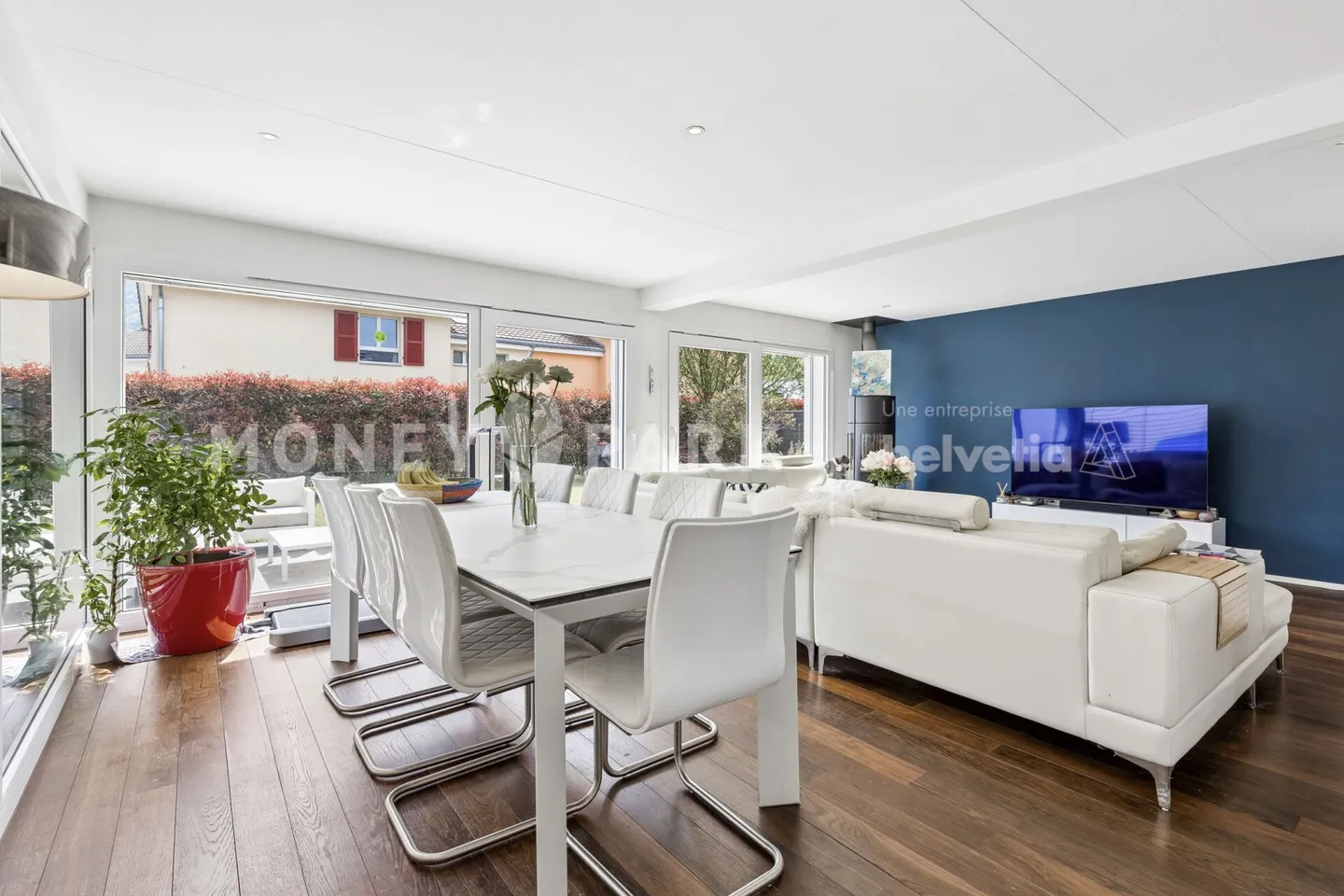 Semi-Detached House with 5.5 Rooms - Photo 3 of 14
