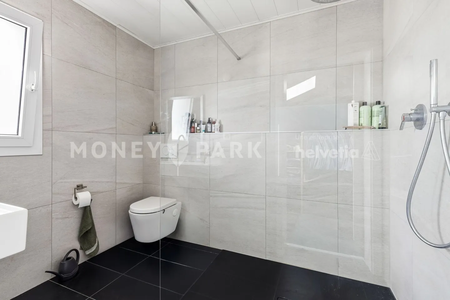Semi-Detached House with 5.5 Rooms - Photo 10 of 14