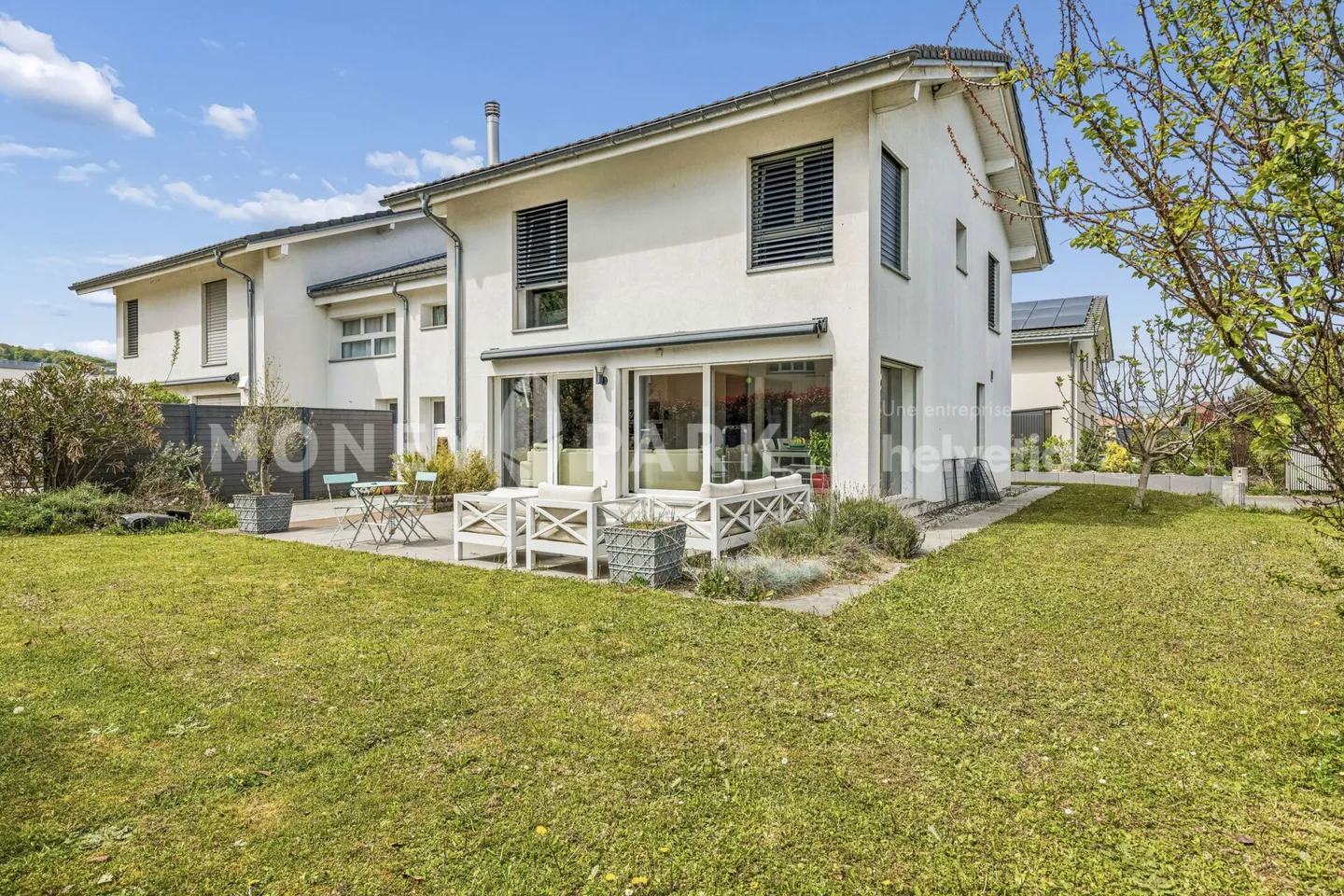 Semi-Detached House with 5.5 Rooms - Photo 12 of 14