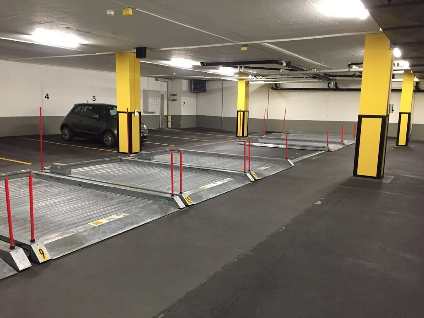 Places de stationnement à louer au cœur de Zurich ! - Photo 2 sur 2