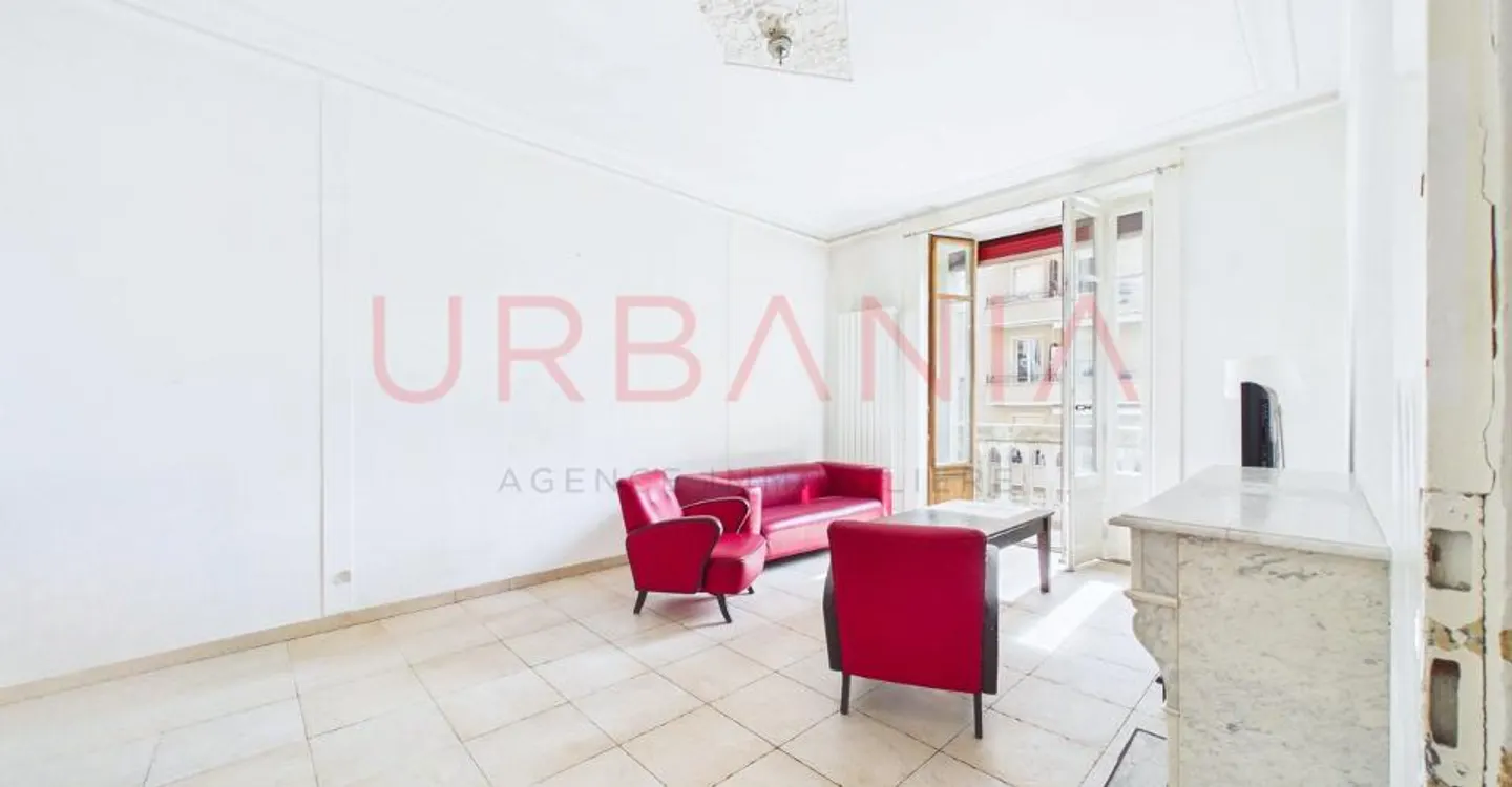 Appartamento di 2 stanze con balcone completamente ristrutturato - Foto 2 di 4