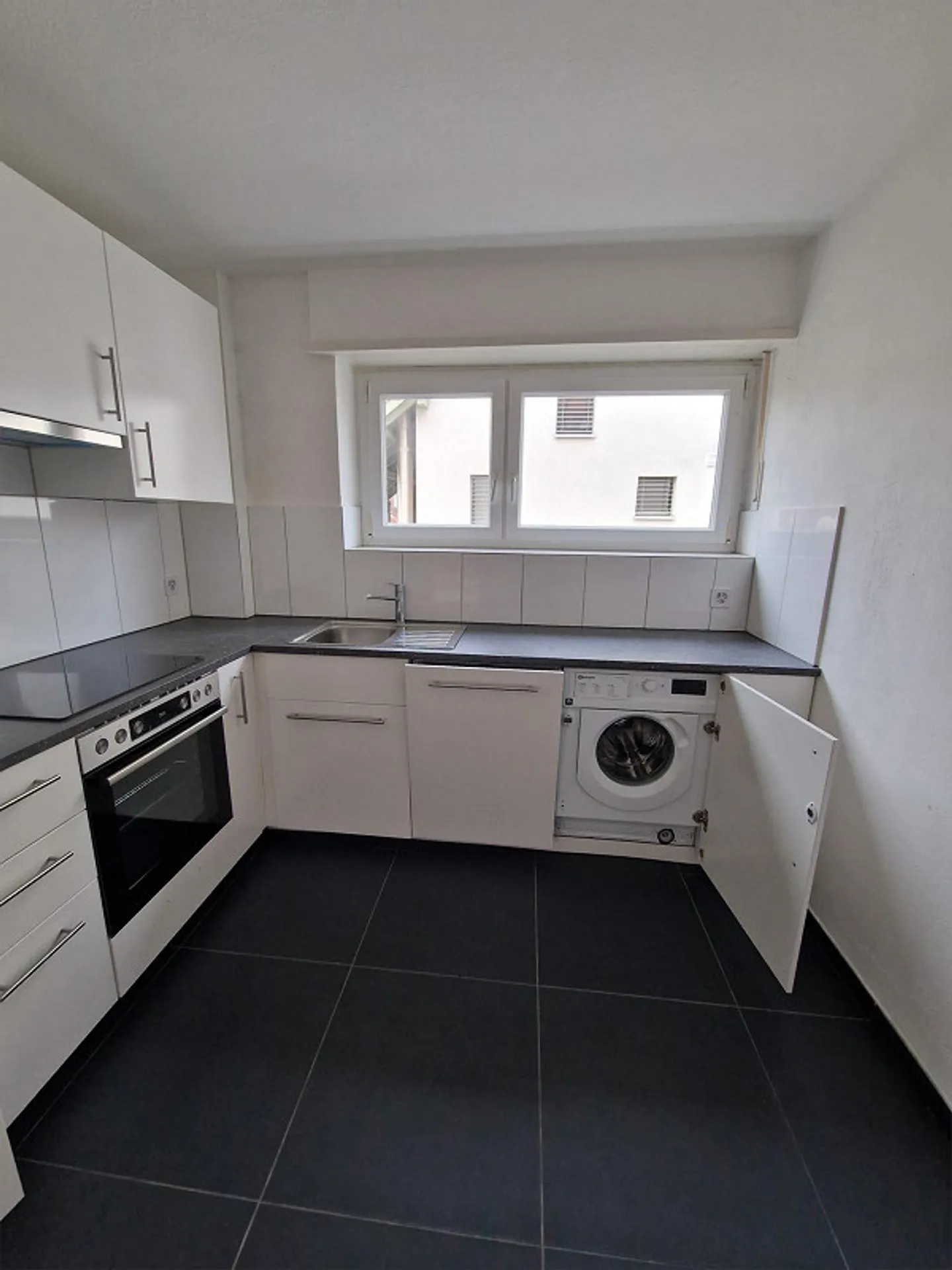 Charming 3.5-room apartment in the town center of Hofstetten - Photo 9 of 16