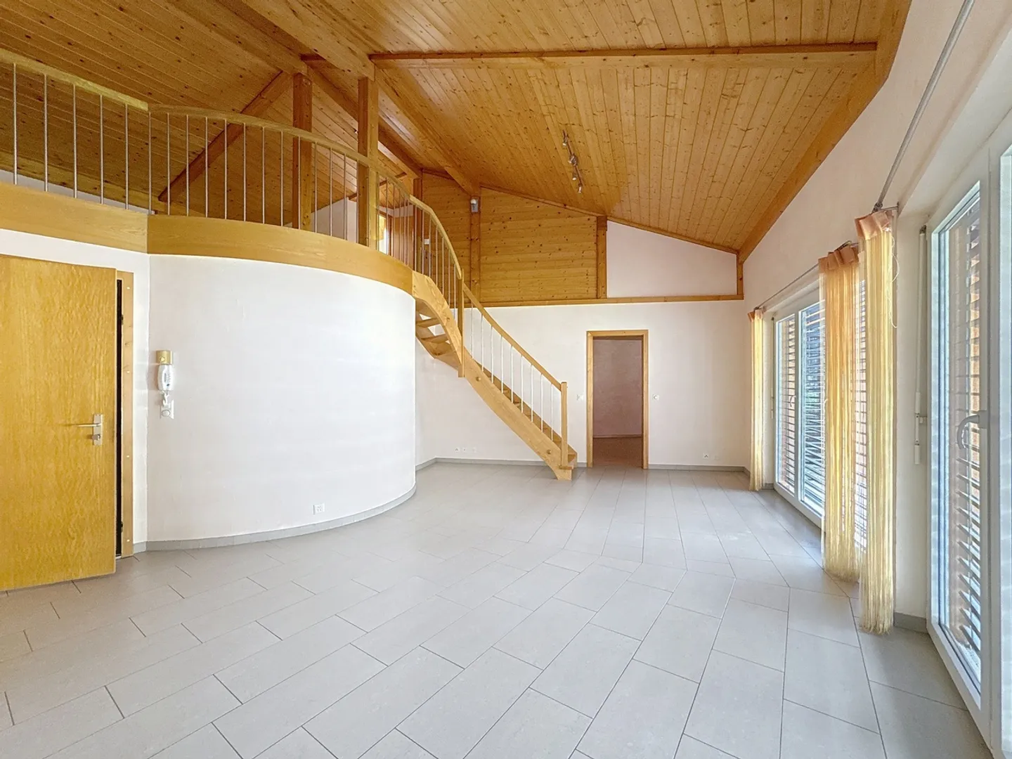 Duplex 4.5 Zimmer - Foto 2 von 15
