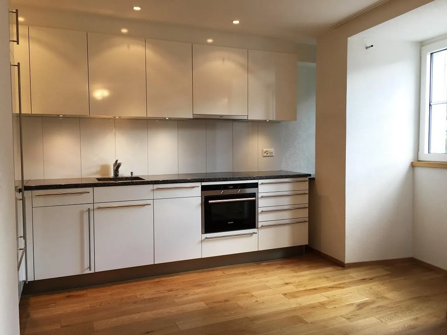 Appartement 2 pièces au cœur de la vieille ville de Chur - Photo 3 sur 7