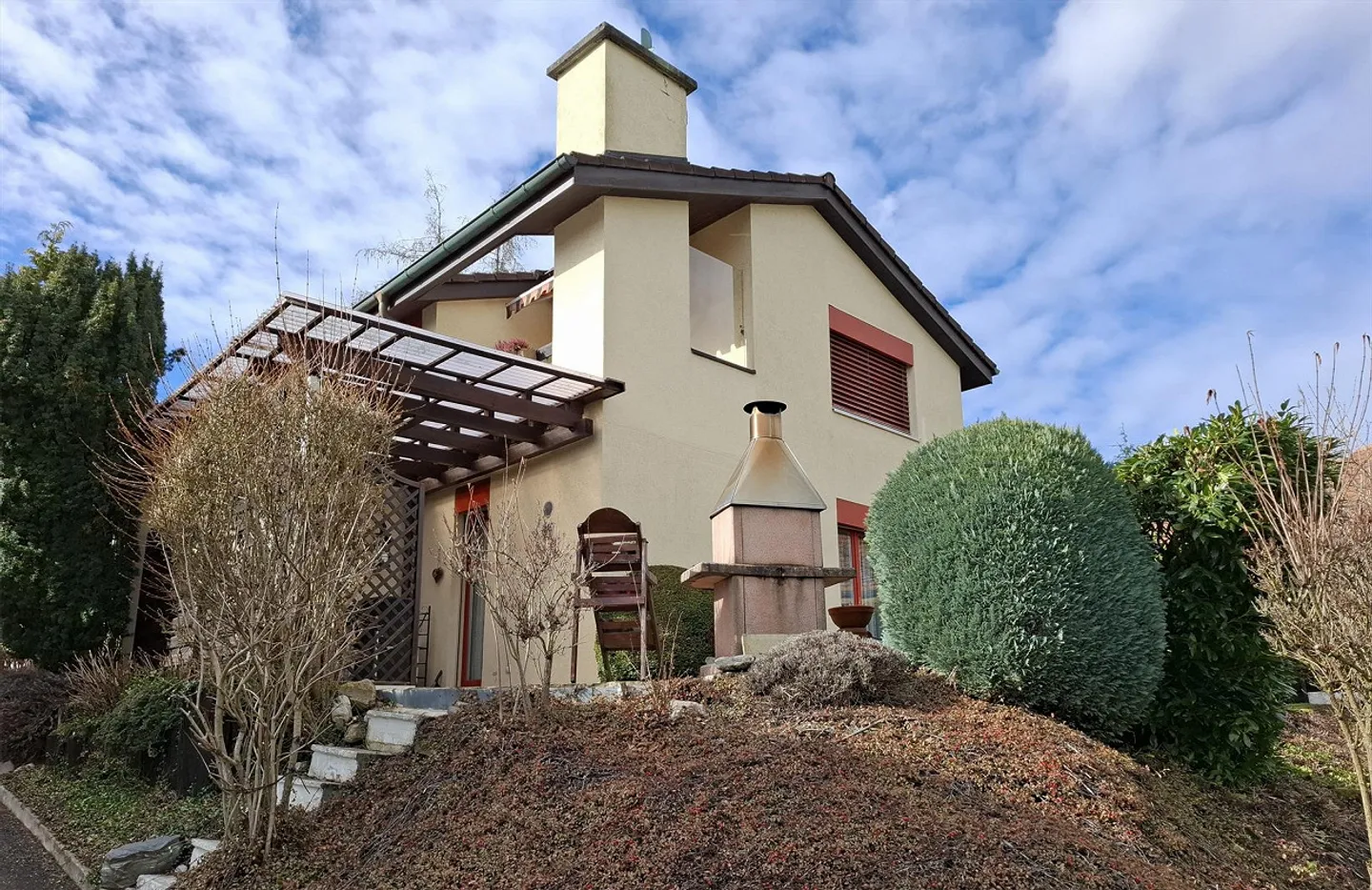 Idyllic Single-Family Home in a Child-Friendly Location - Photo 1 of 13