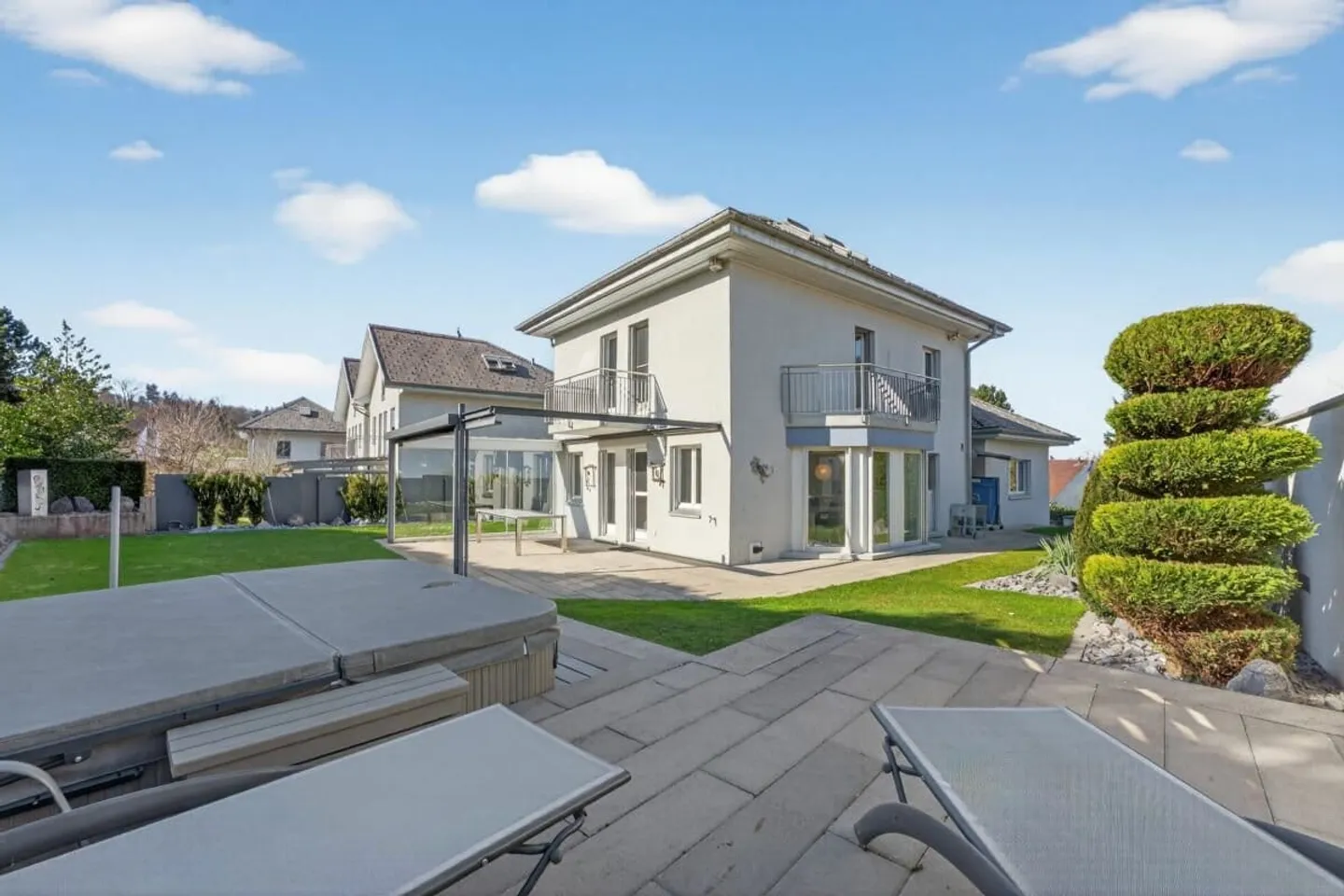 Geräumiges Einfamilienhaus in Regensdorf - Foto 1 von 13