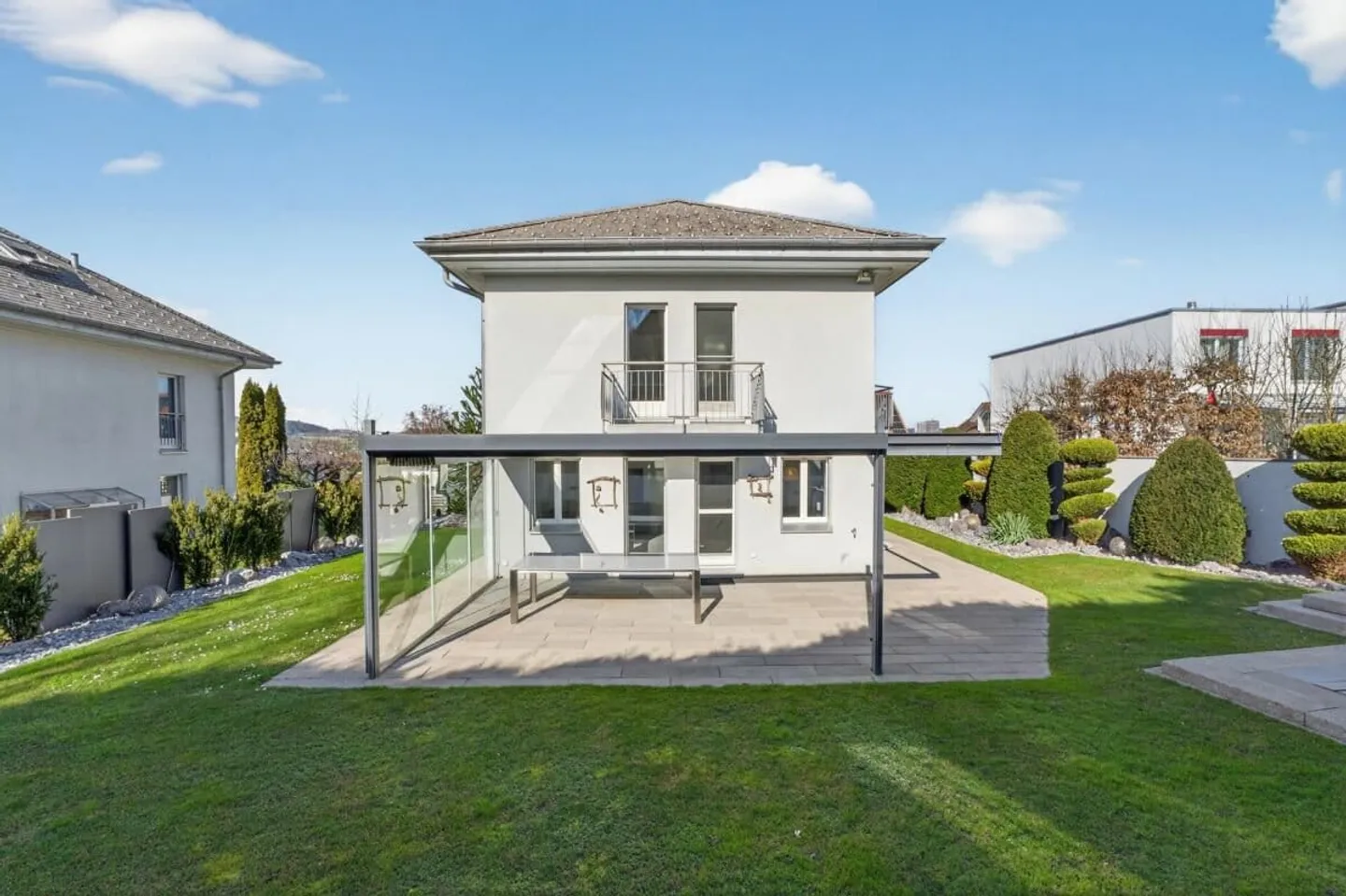 Geräumiges Einfamilienhaus in Regensdorf - Foto 3 von 13