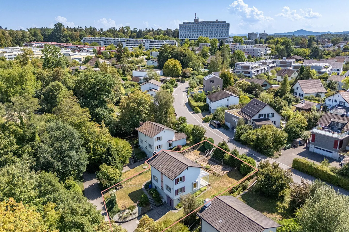 Attraktives Grundstück mit Entwicklungspotenzial - Foto 2 von 17