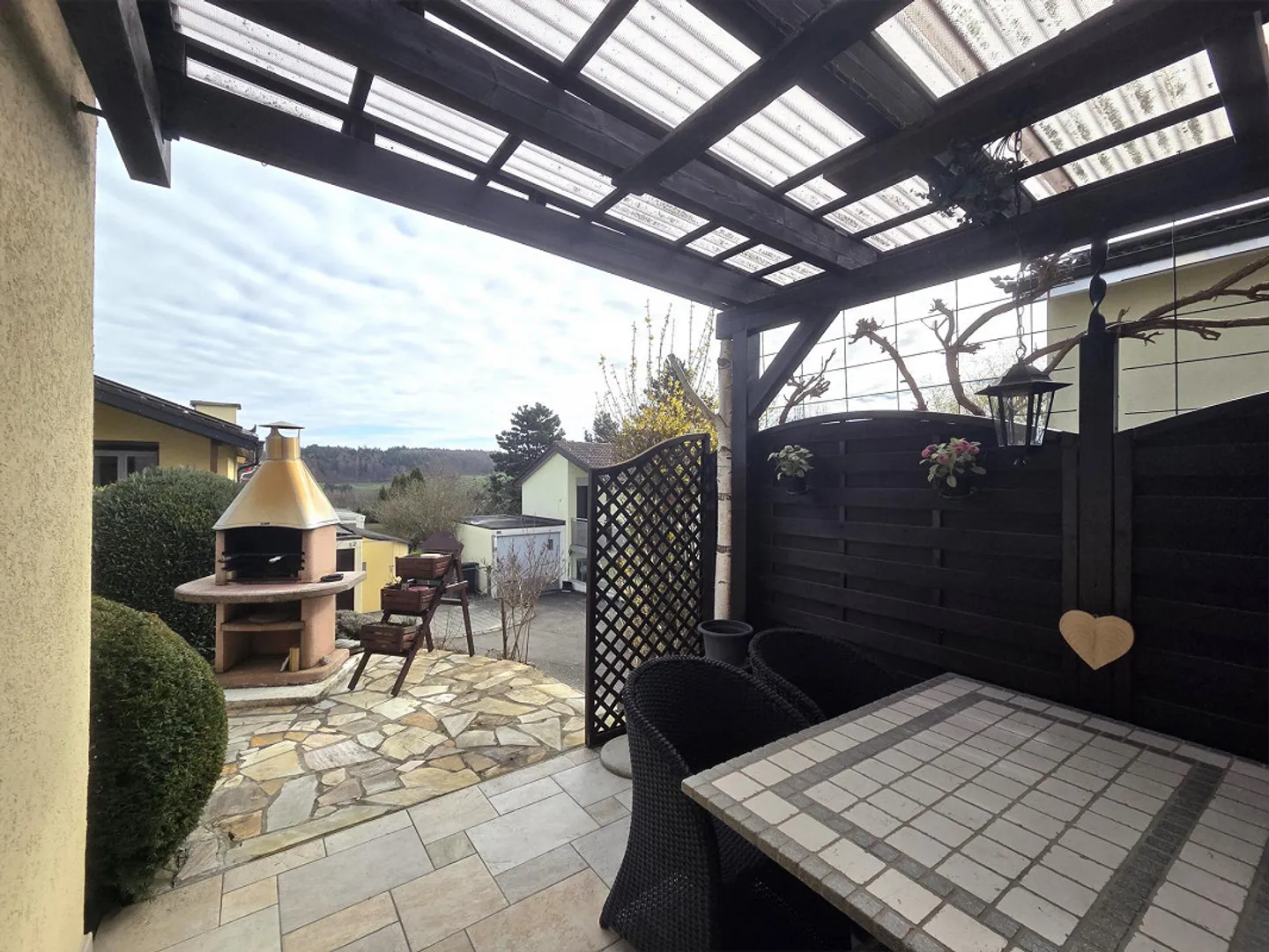 Idyllic Single-Family Home in a Child-Friendly Location - Photo 11 of 13