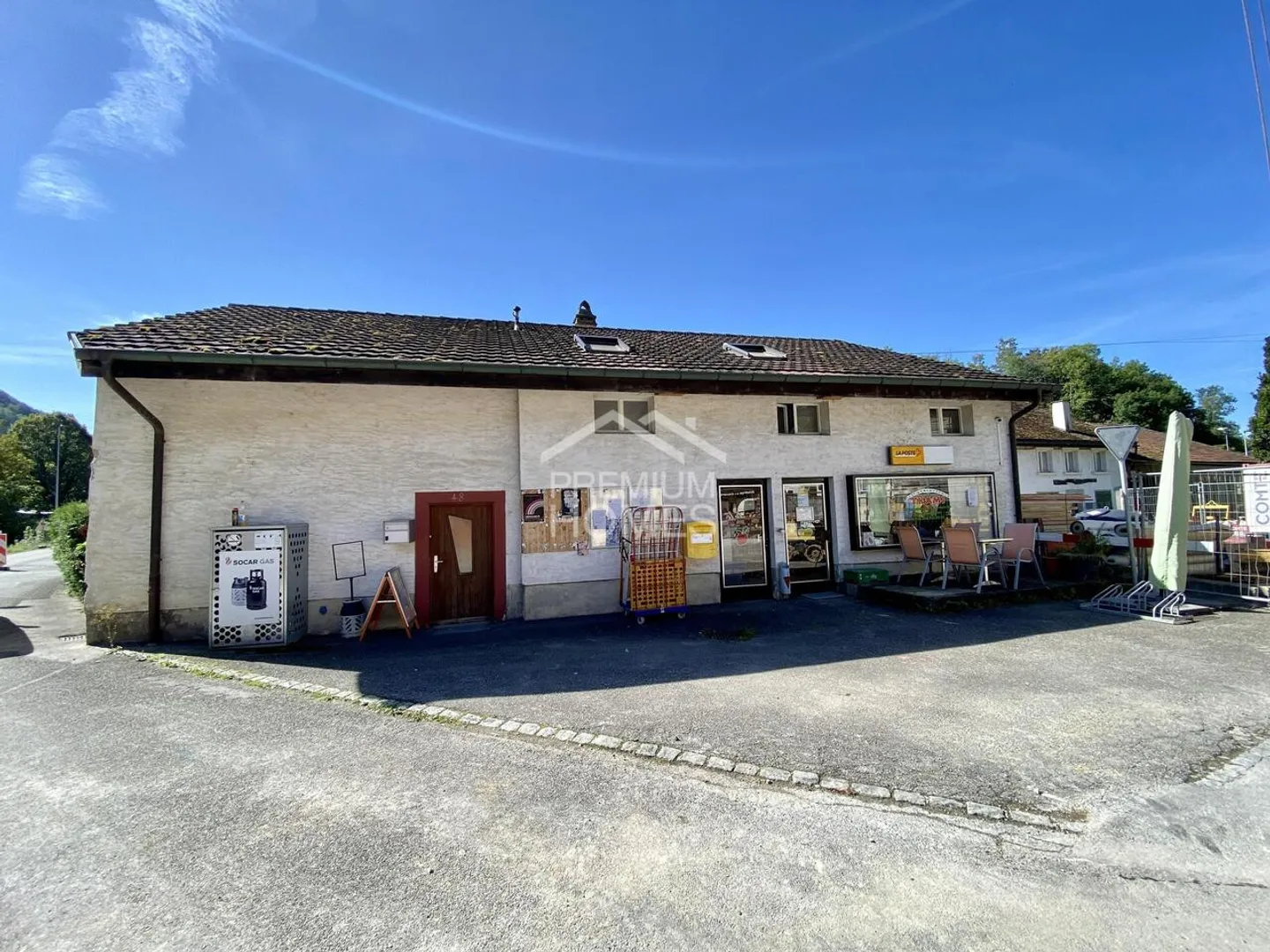 Single house for sale - Photo 2 of 3