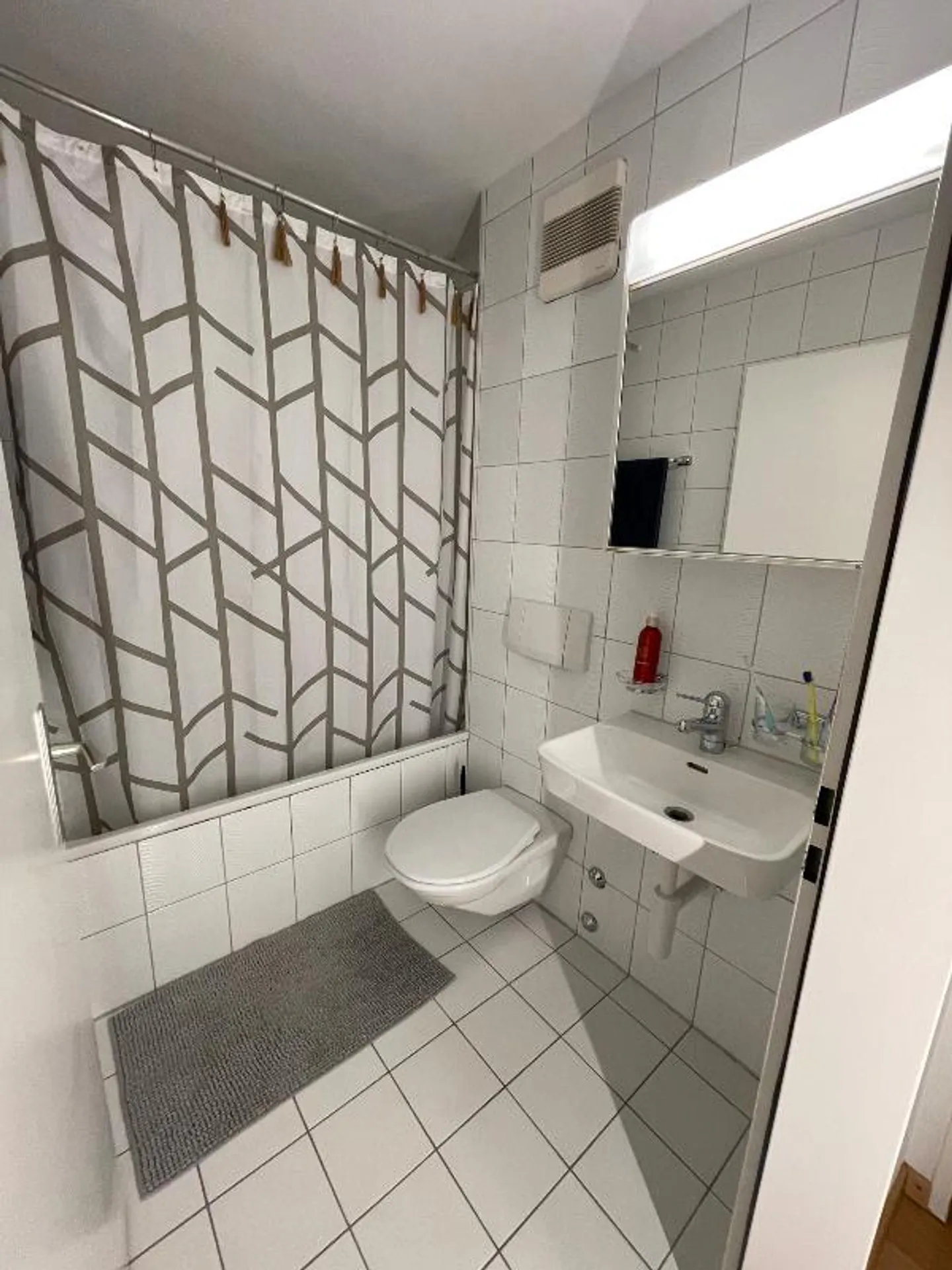 Camera in appartamento condiviso - Foto 5 di 5