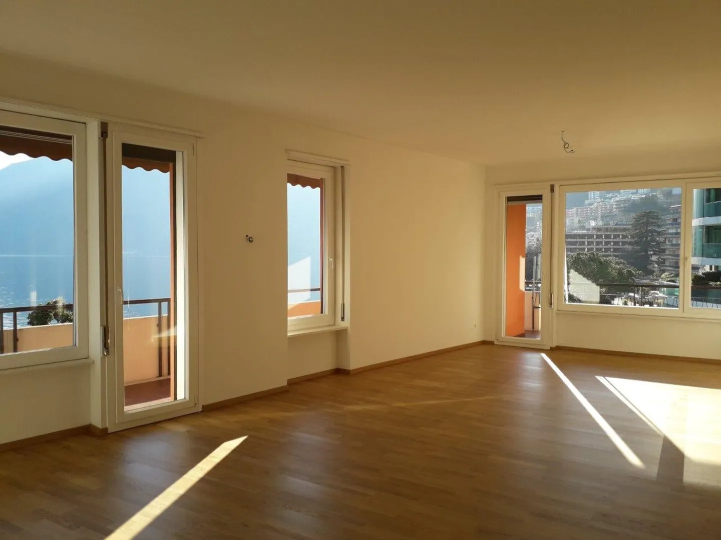 6.5 mit Balkon in zentraler Lage - Foto 3 von 13