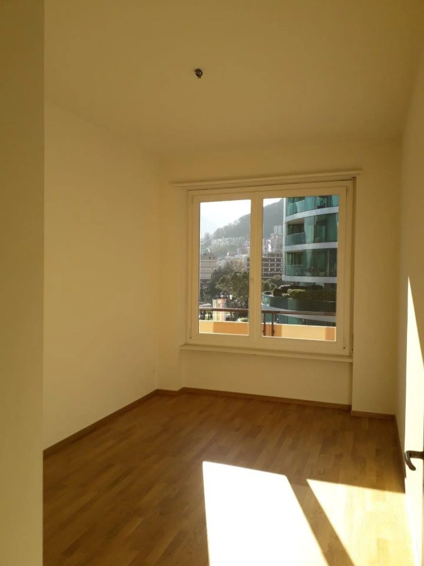 6.5 mit Balkon in zentraler Lage - Foto 7 von 13