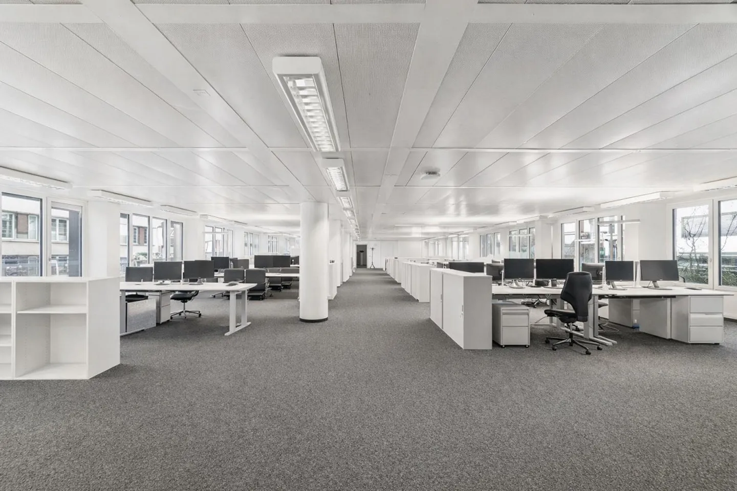 Ufficio di 420 m² vicino al lago! - Foto 2 di 13