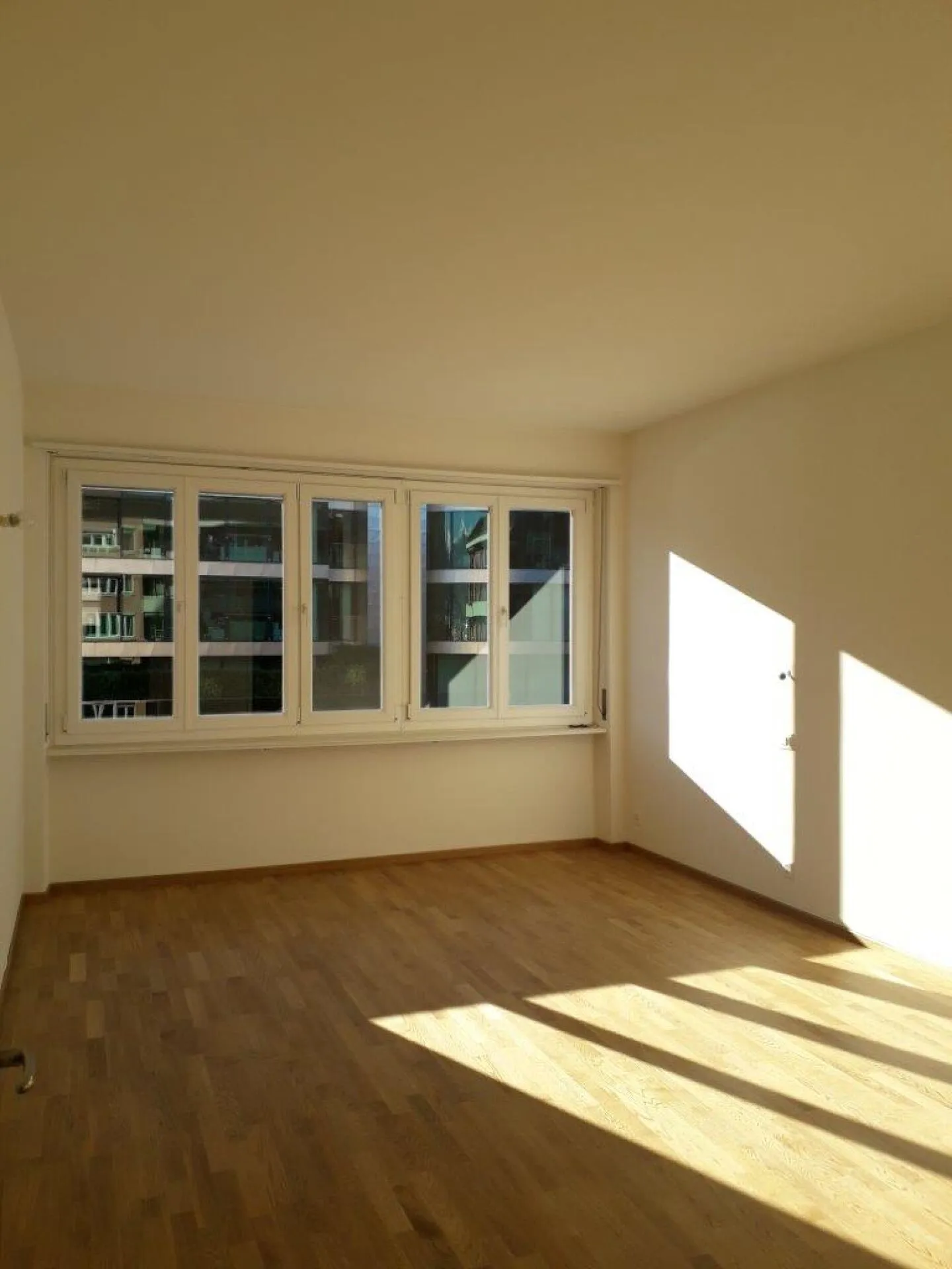 6.5 mit Balkon in zentraler Lage - Foto 9 von 13