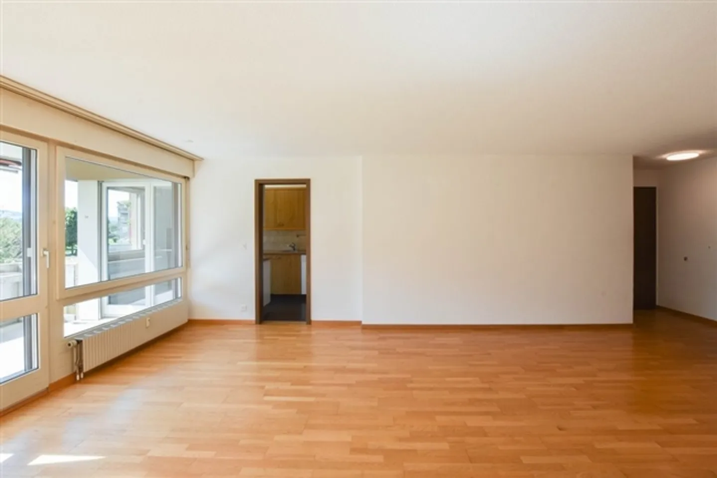 Temporary 3.5-room apartment with sunny terrace - Photo 3 of 9