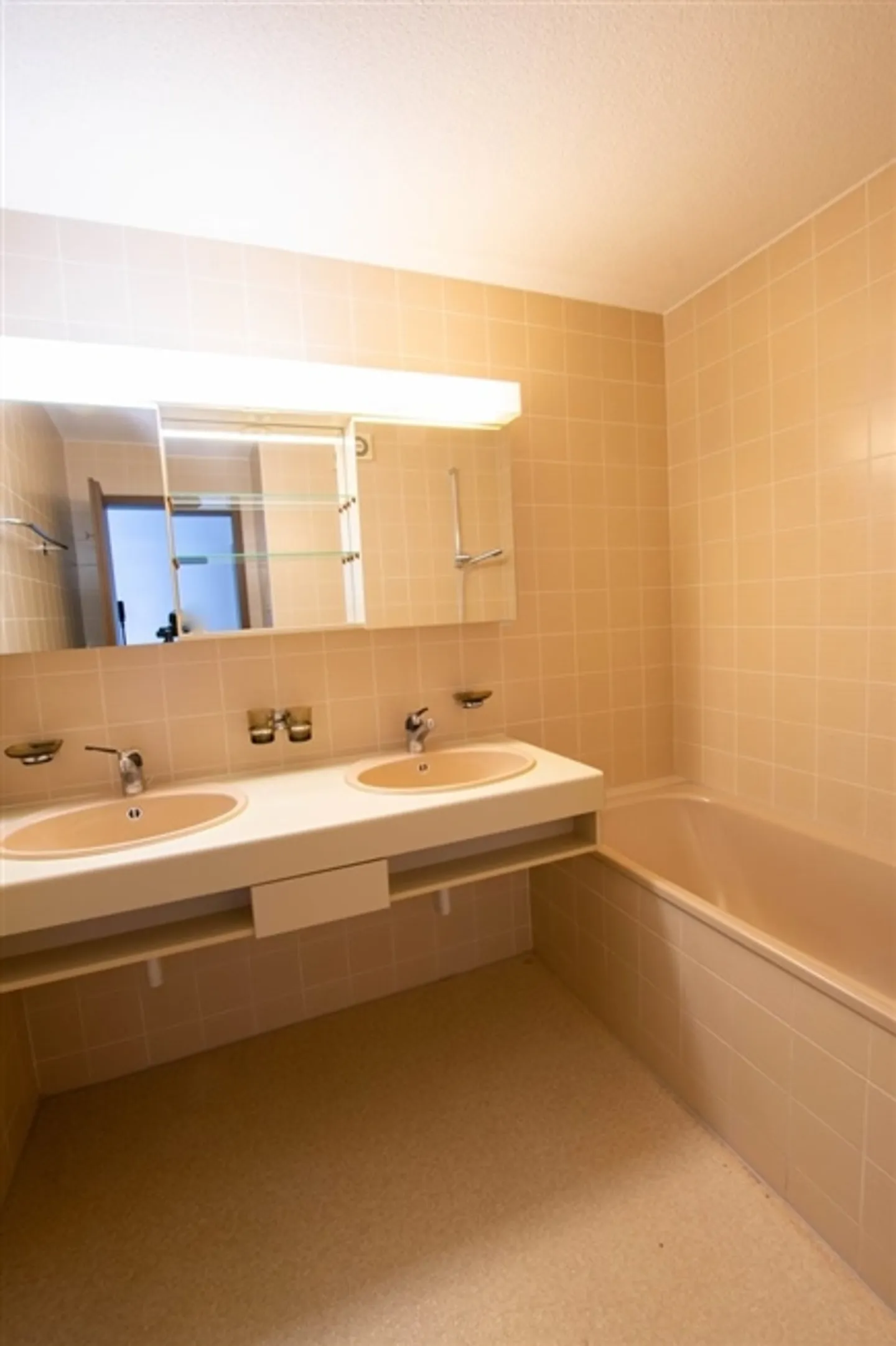 Temporary 3.5-room apartment with sunny terrace - Photo 6 of 9