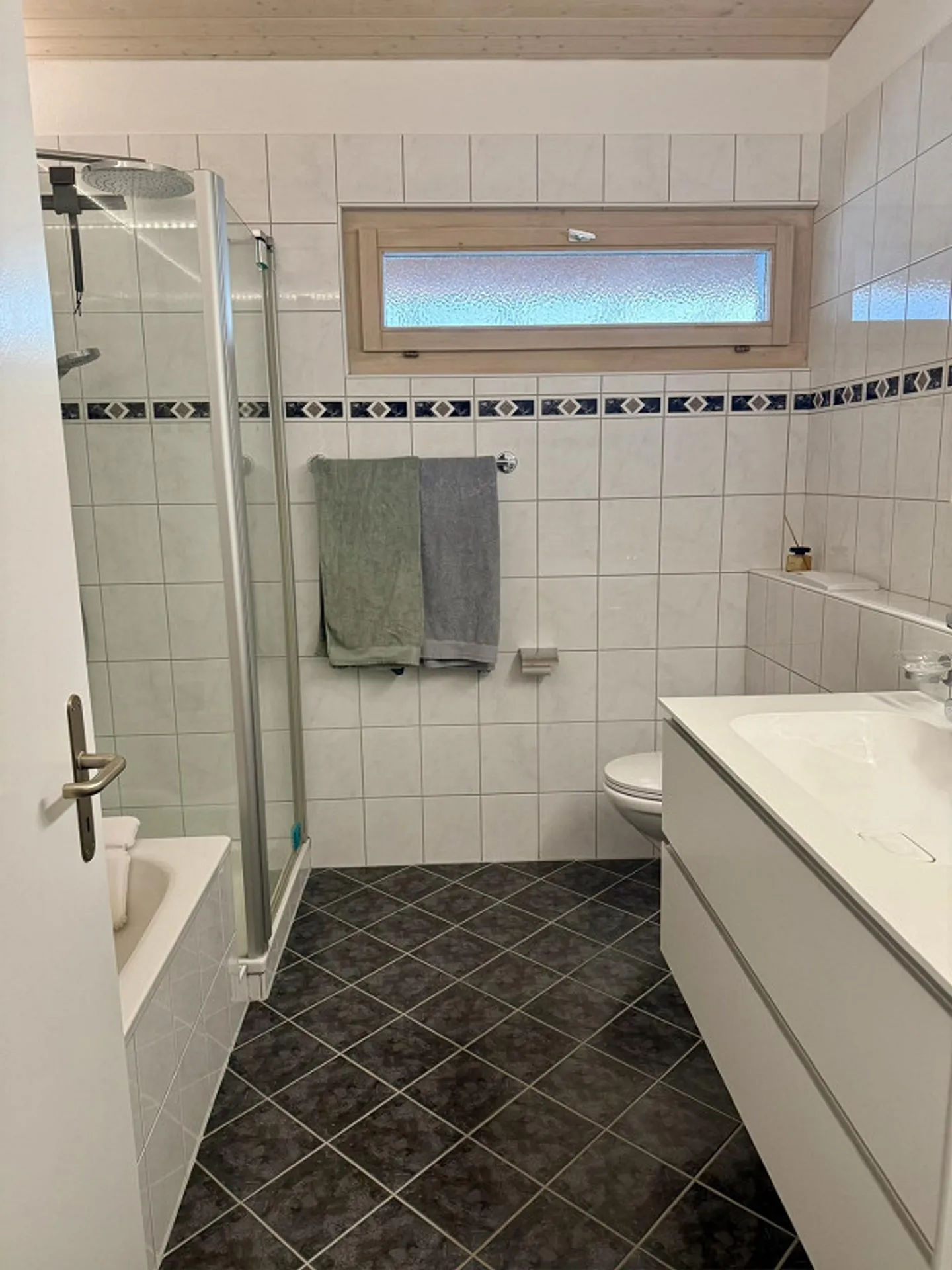 4.5 Rooms, 110m², 2nd Floor Attic Apartment - Photo 8 of 11