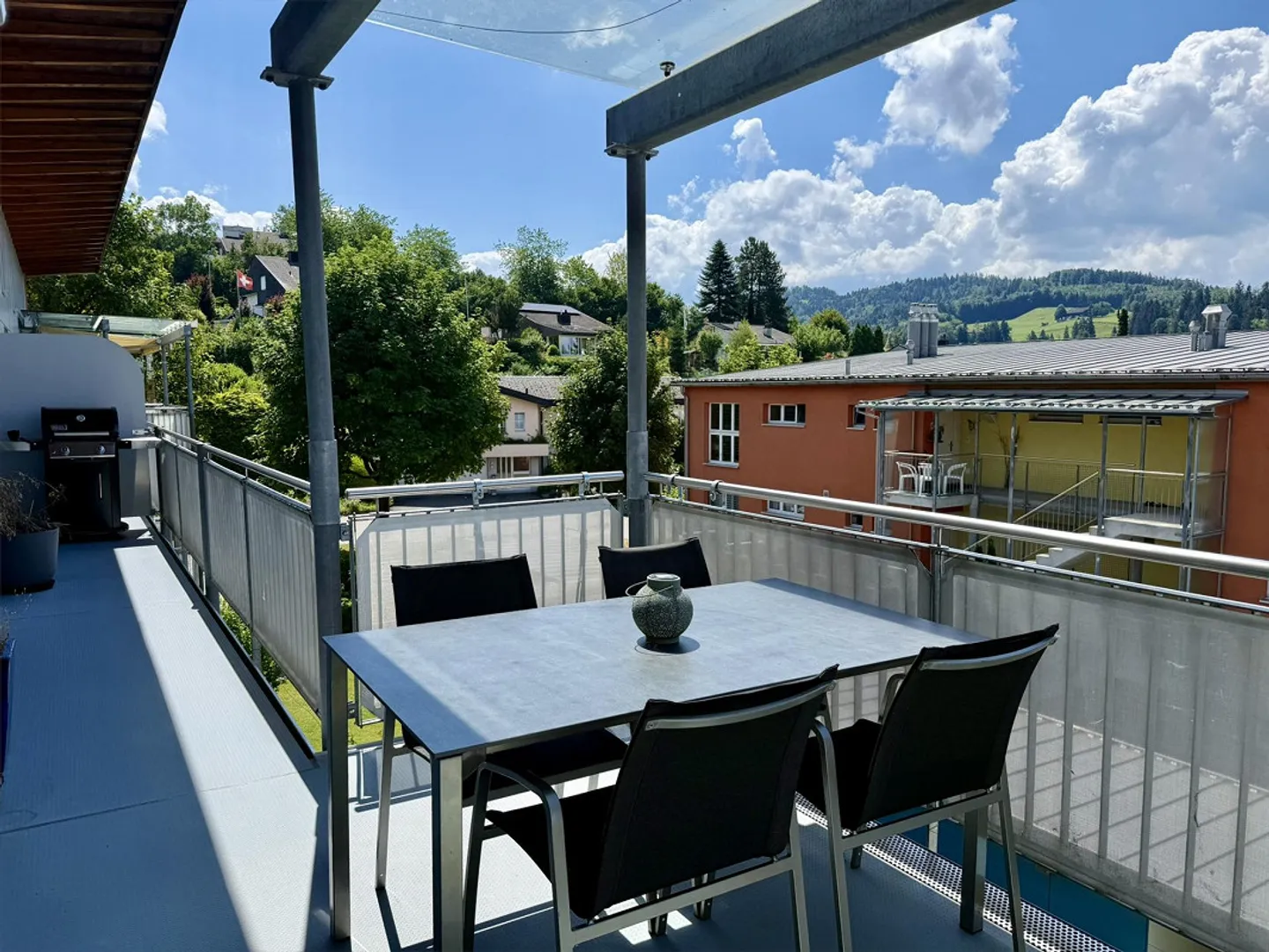 4.5 Rooms, 110m², 2nd Floor Attic Apartment - Photo 6 of 11