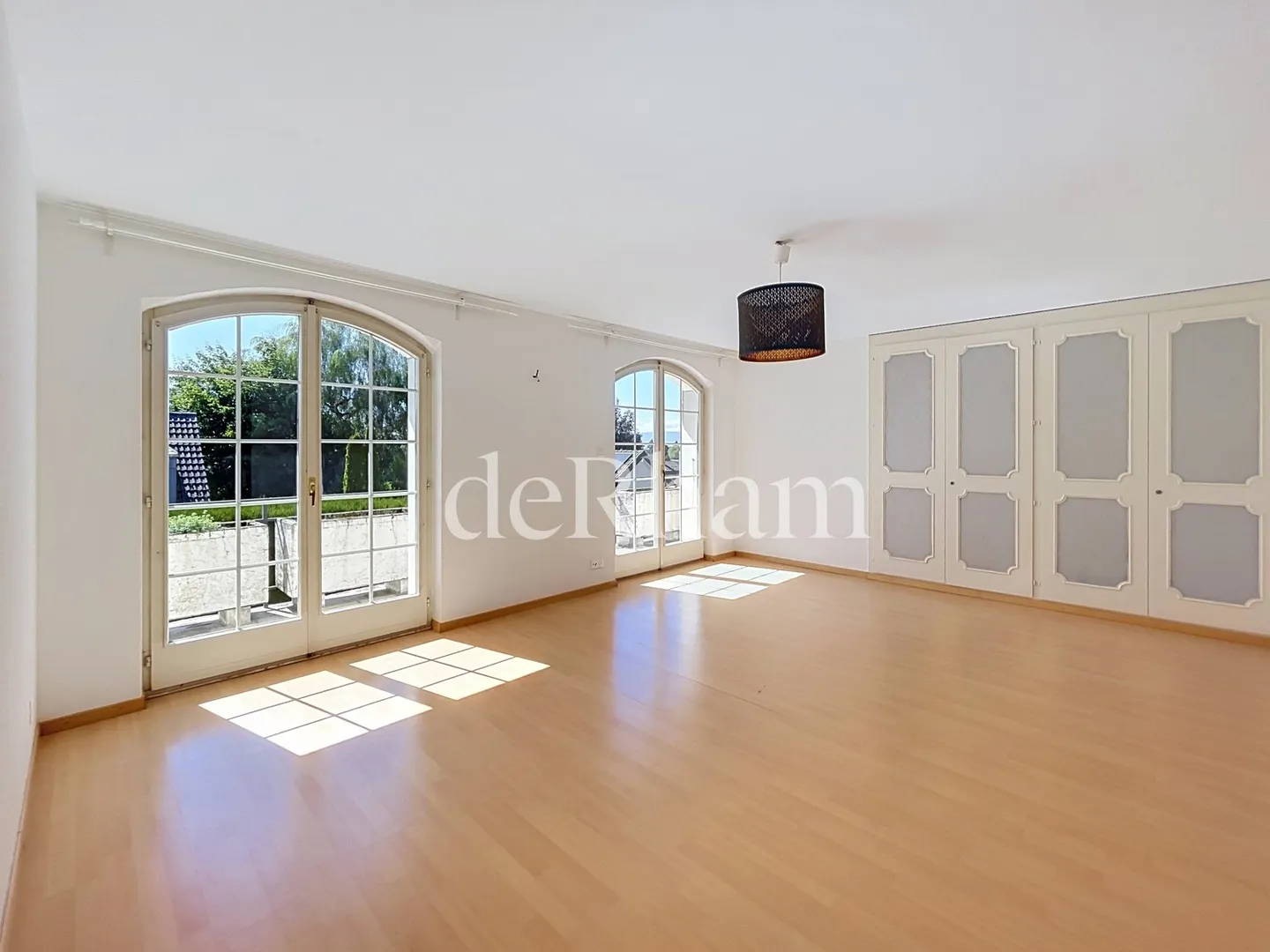 Schöne 7-Zimmer-Duplexwohnung mit privatem Garten! - Foto 4 von 10