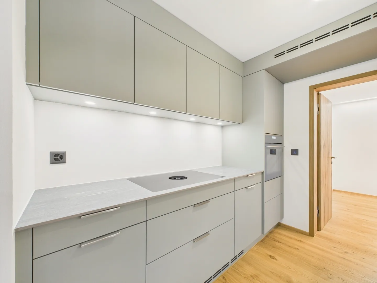 Bright 2.5-Room Apartment in Degen - Photo 5 of 12