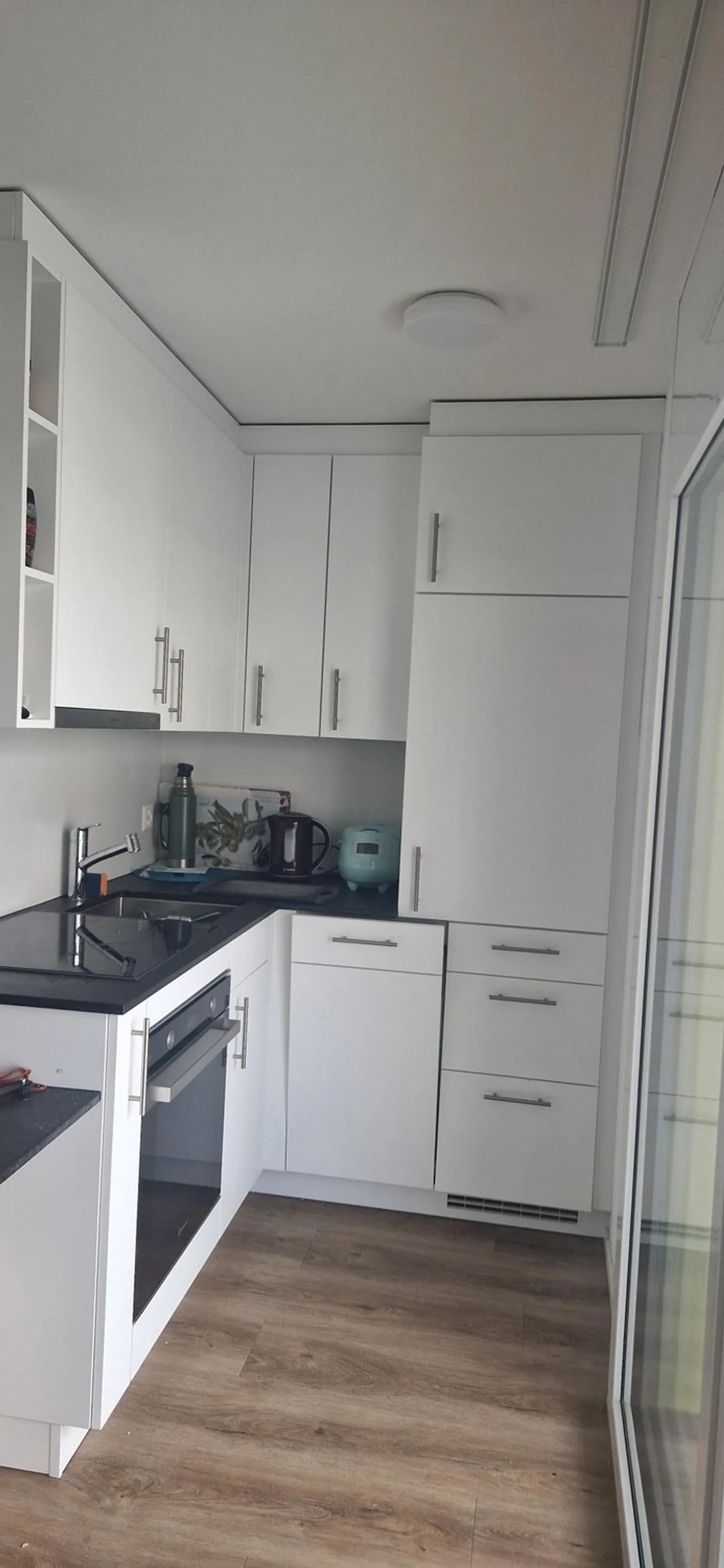 Appartement simple confortable avec balcon - Photo 3 sur 9