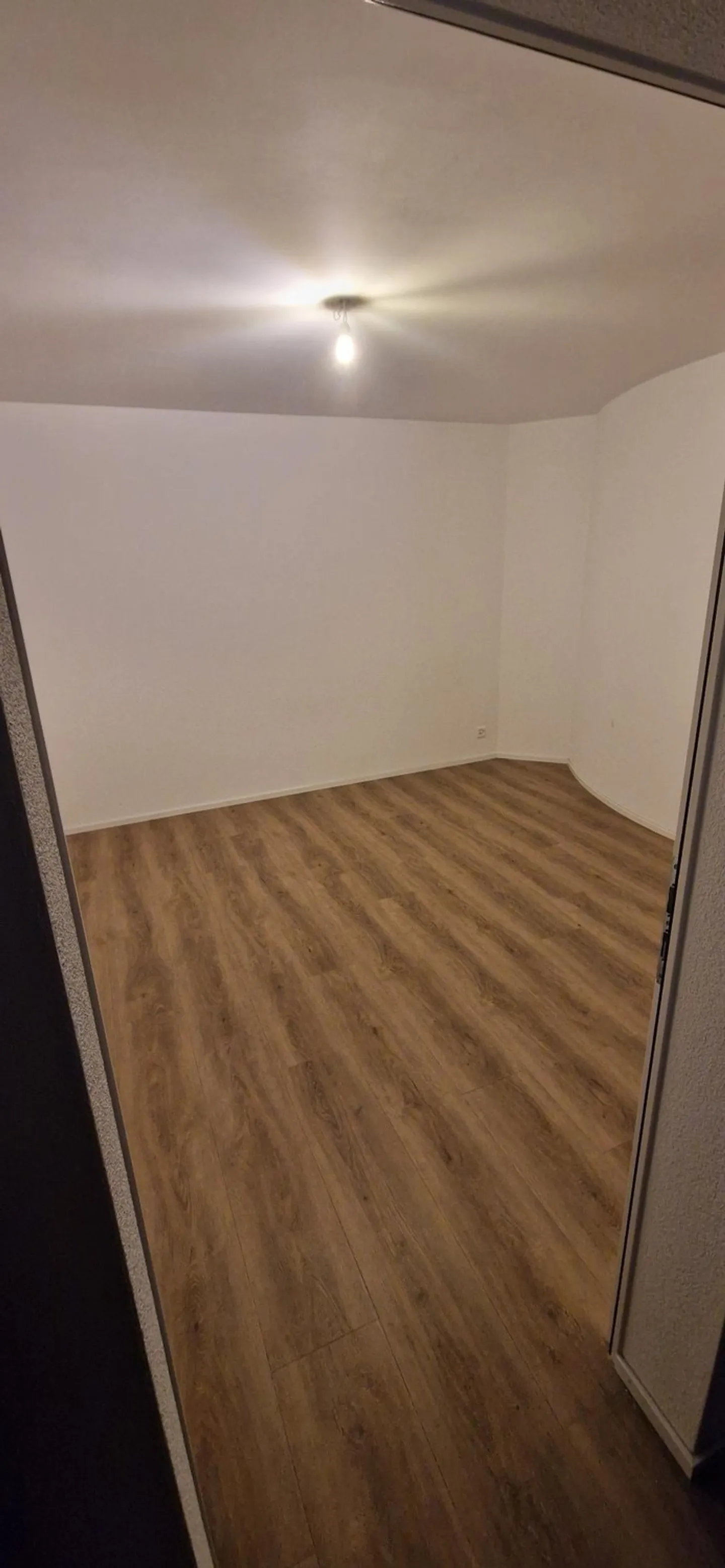 Appartement simple confortable avec balcon - Photo 8 sur 9