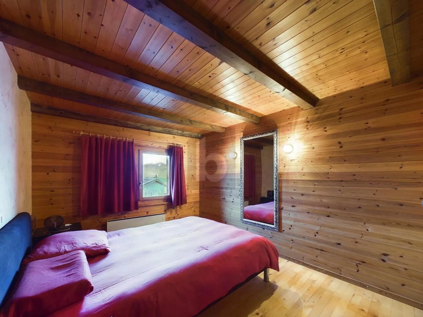 EIN EINZIGARTIGER WOHNRAUM MIT GROSSEN GARTEN - Foto 3 von 6