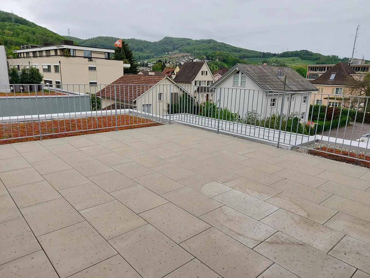 Appartamento moderno di 3,5 stanze con terrazza sul tetto - Foto 2 di 8