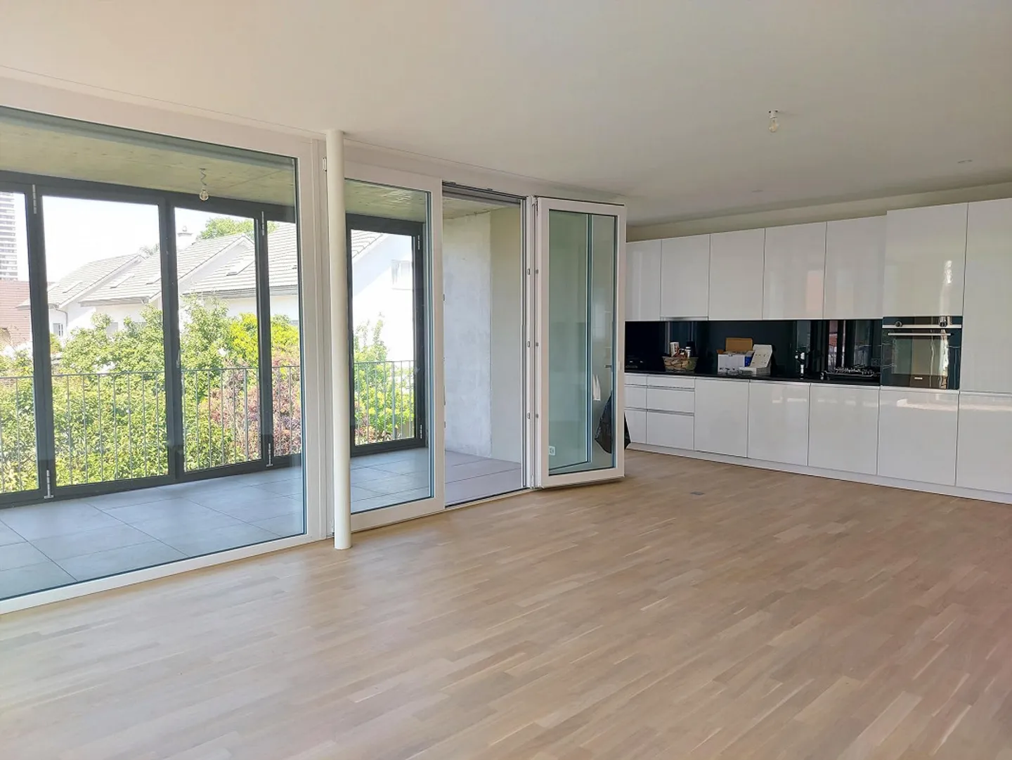 Appartamento moderno di 3,5 stanze con terrazza sul tetto - Foto 6 di 8