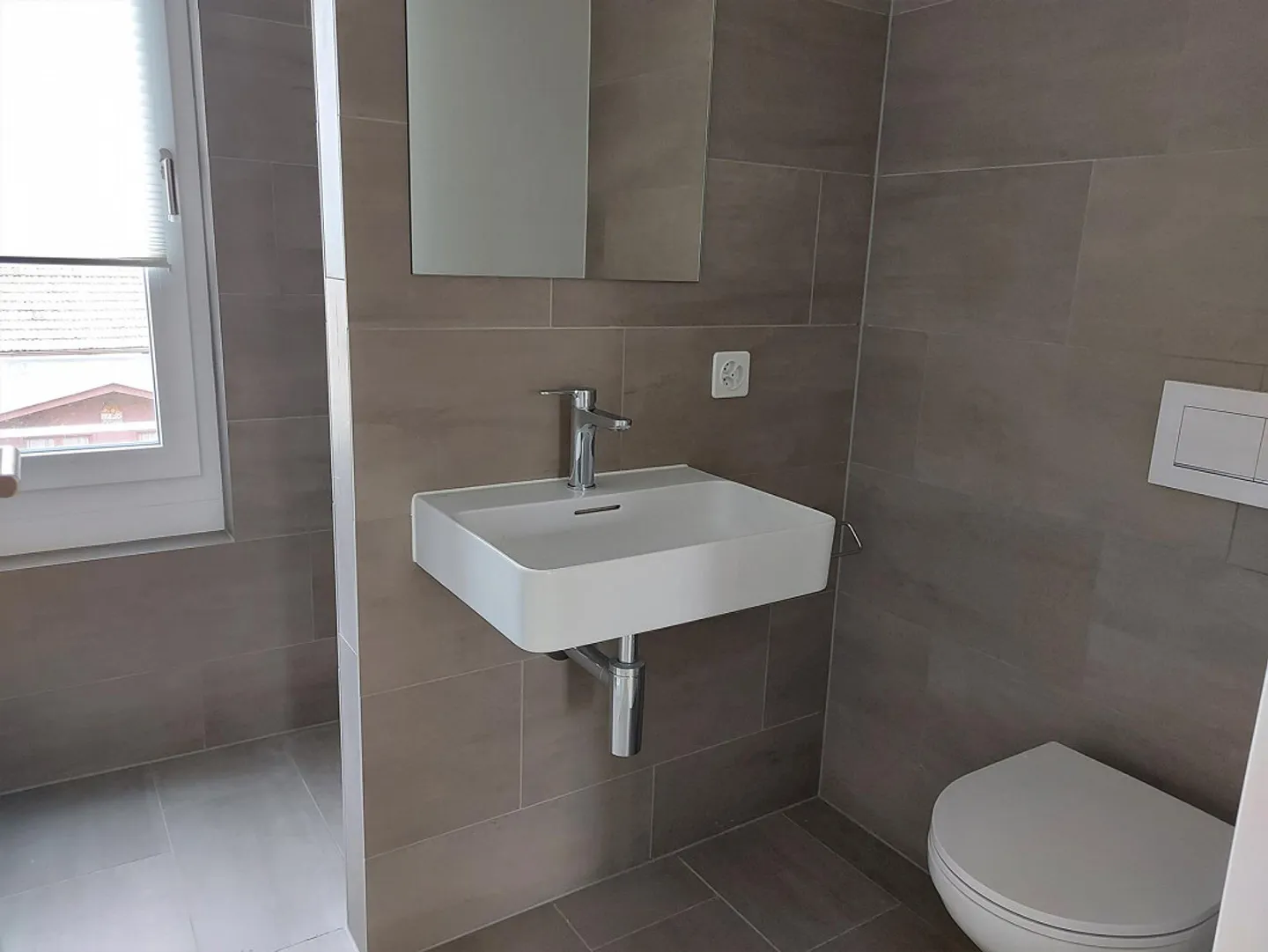 Appartamento moderno di 3,5 stanze con terrazza sul tetto - Foto 4 di 8