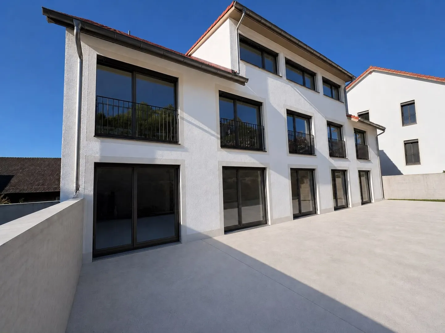 Newly built 4.5-room apartment on the 1st floor with underground parking - Photo 3 of 16