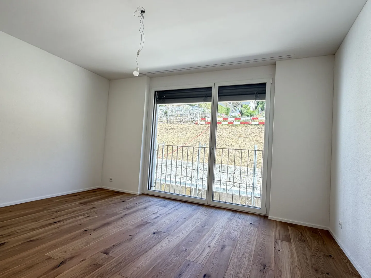 Newly built 4.5-room apartment on the 1st floor with underground parking - Photo 8 of 16